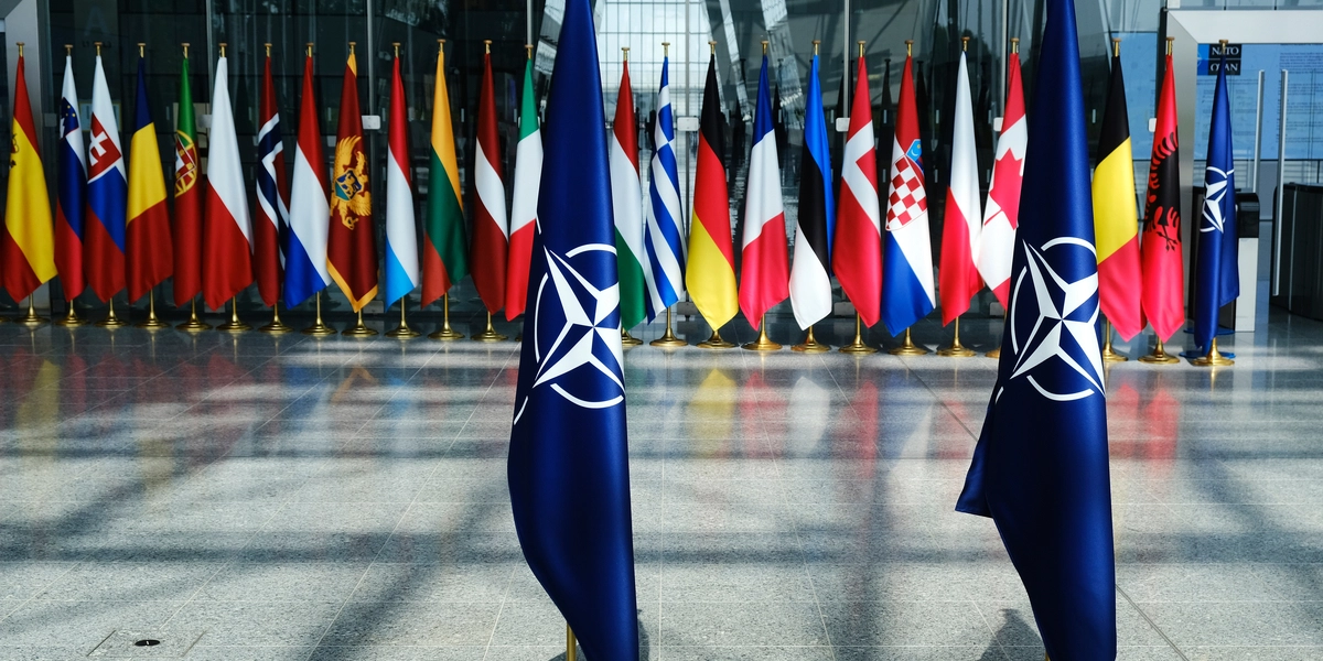 Tre NATO-lande opfordrer til flyveforbud over Ukraines luftrum