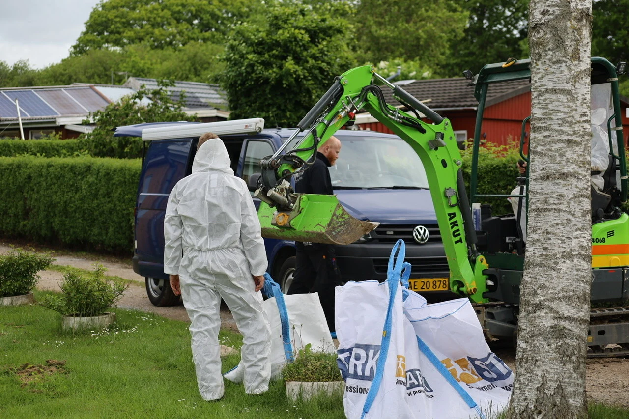 Politiet har fundet nedgravet lig: Tre personer anholdt for drab