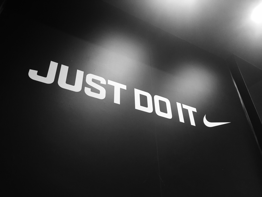 Muslimer raser over Nike-sko: Design træder på Allah