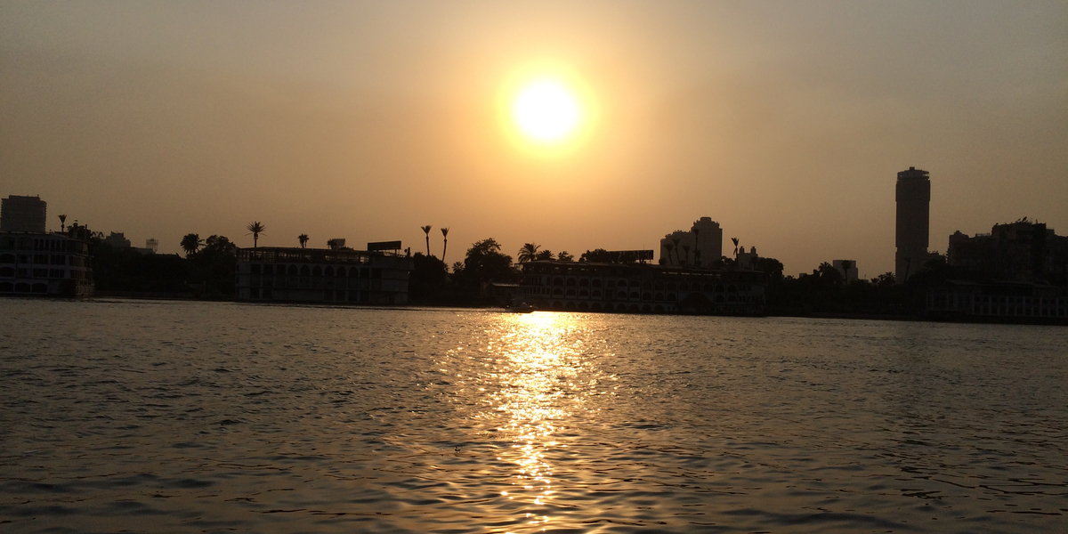 Mindst 21 døde efter bus kører i Nilen: Flere børn i blandt