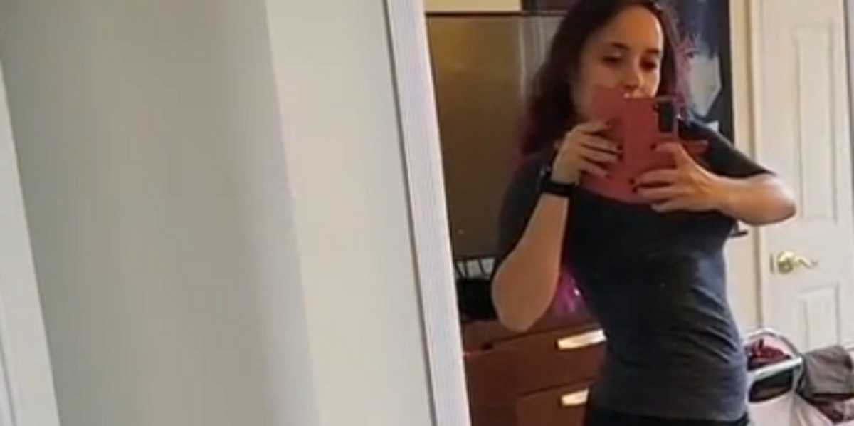 Nina klæder sig ‘upassende’ på arbejde: Hun vil ikke finde sig i det