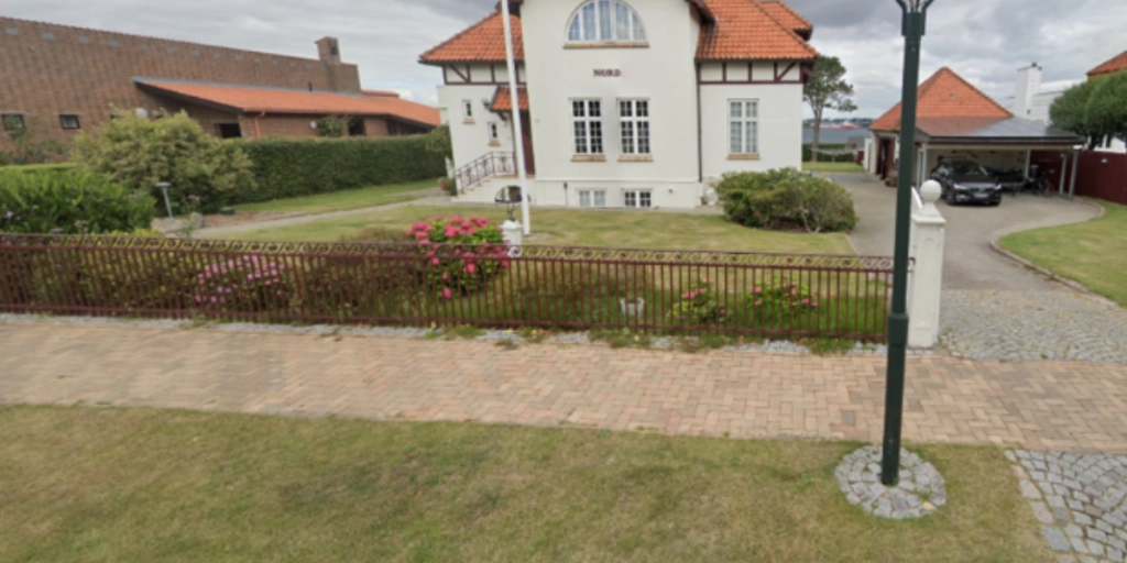 Mens Nordic Waste er fanget i skandale: Milliardærens datter køber villa til tocifret millionbeløb – i kontanthandel