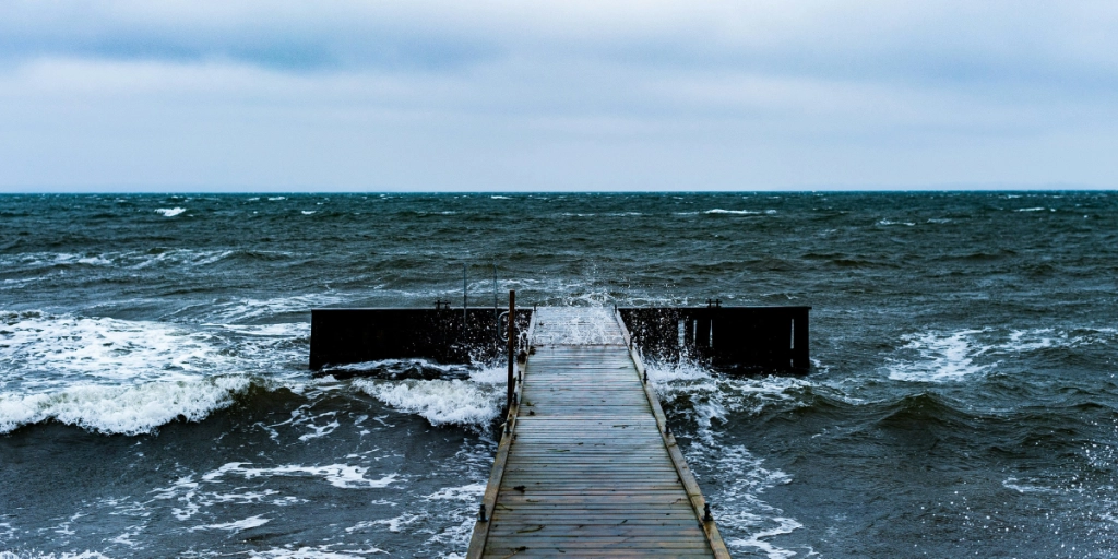 Deler bekymrende stormflod-melding: Stikker helt af