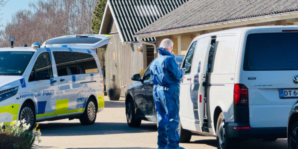 To unge mænd fundet døde: Politiet efterforsker sagen som drab
