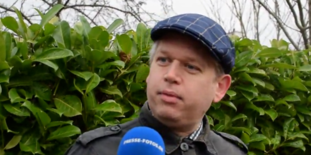 Rasmus Paludan tilbageholdt – denne gang i helt nyt land