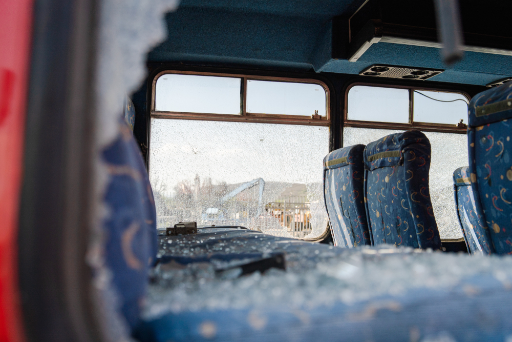 Blodigt angreb på passagerbus: 34 mennesker dræbt