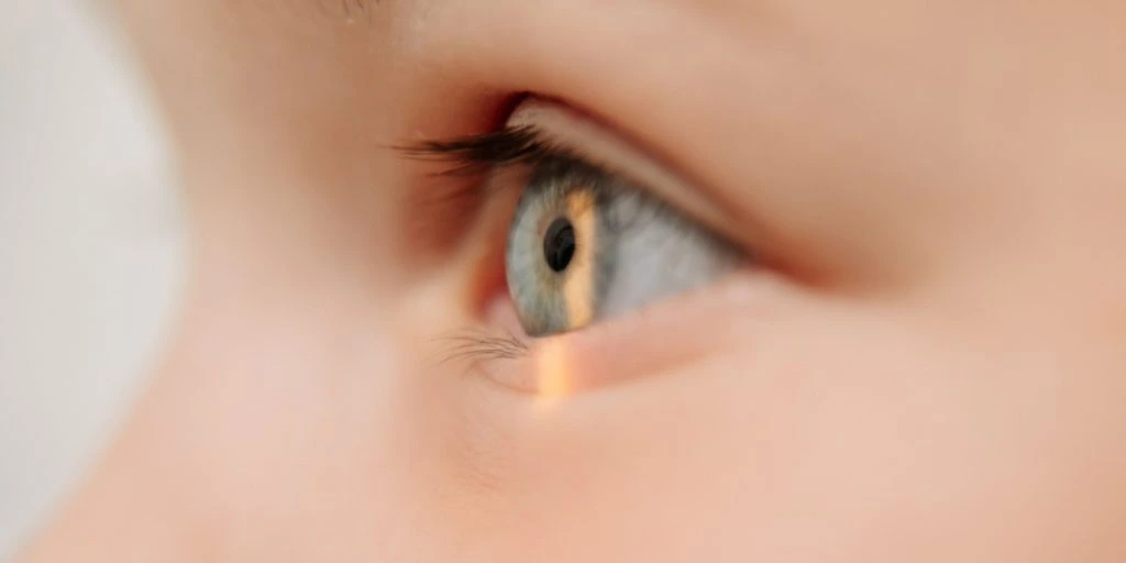 12-årig dreng efterladt permanent blind: Nu advarer læge mod farlig diæt