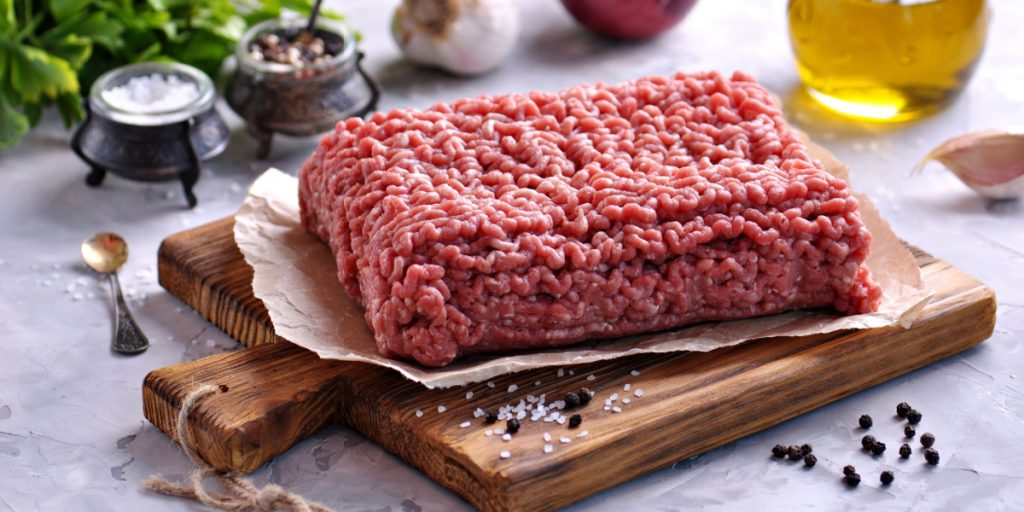 Regeringen vil hæve prisen på oksekød