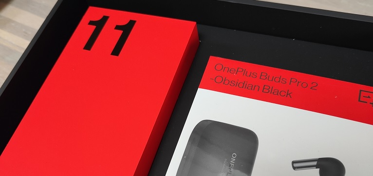 Anmeldelse af OnePlus 11: En topklasse telefon til en ‘lav’ pris