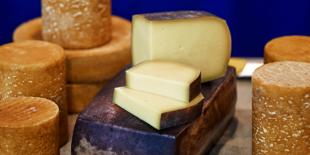 Får flere års fængsel: Anskaffede sig på ulovlig vis 50 tons ost og 19.000 liter mayonnaise