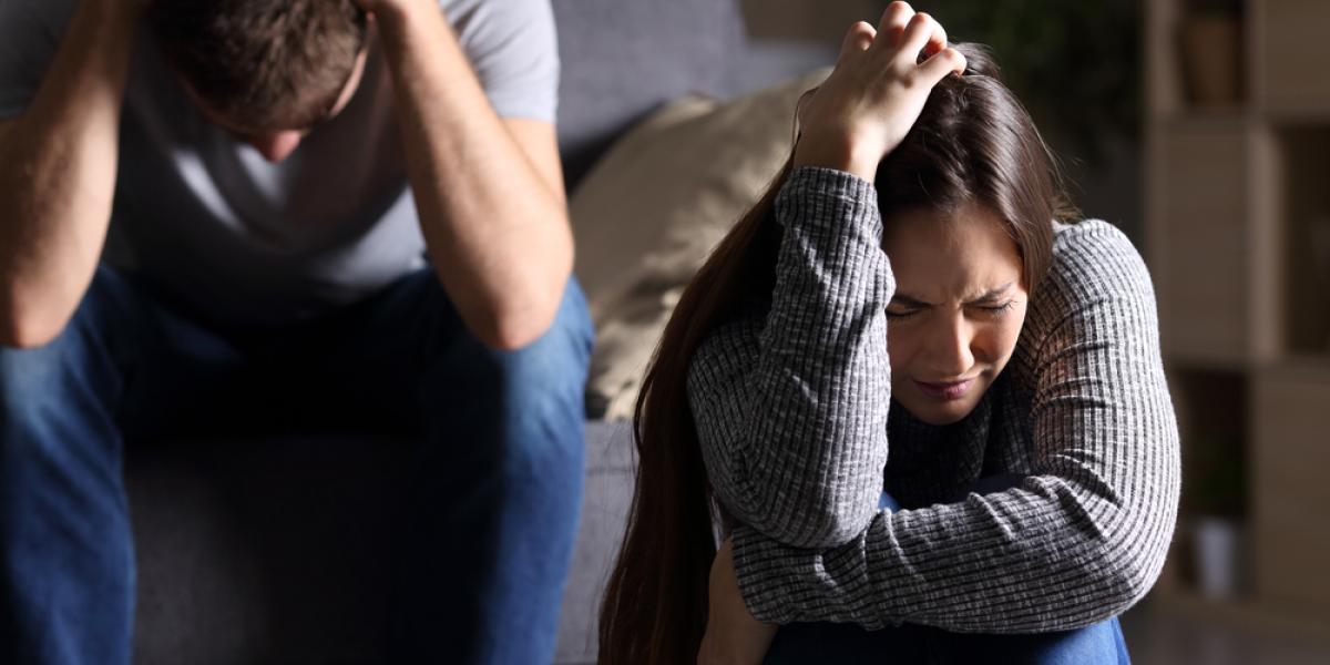 Hun fandt ham sammen med ekskæresten én måned før brylluppet: Nu deler hun sin ‘hævn’