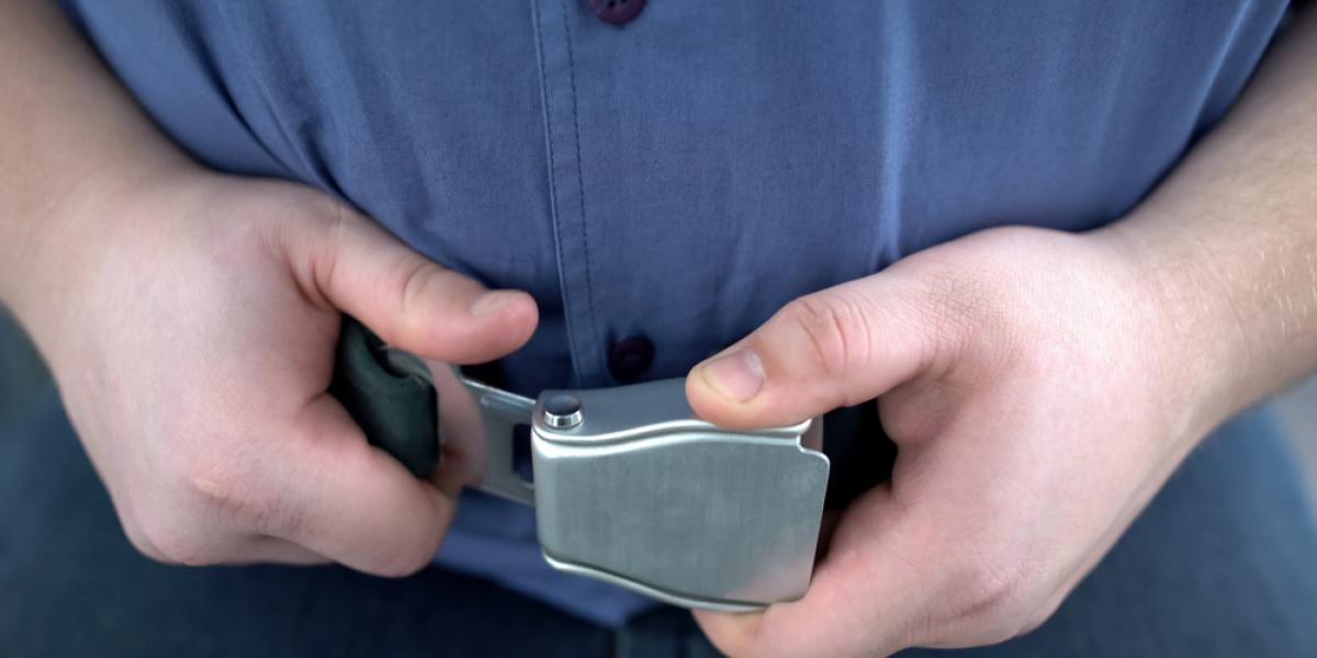 Flypassager tvang personale til at tørre ham i numsen: Ellers ville han lave lort på gulvet