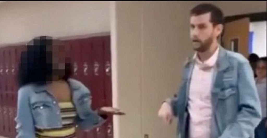 Lærer konfiskerer elevs mobil: Så gør eleven det utænkelige