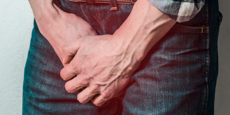 Genforening: Mand fik syet penis på igen
