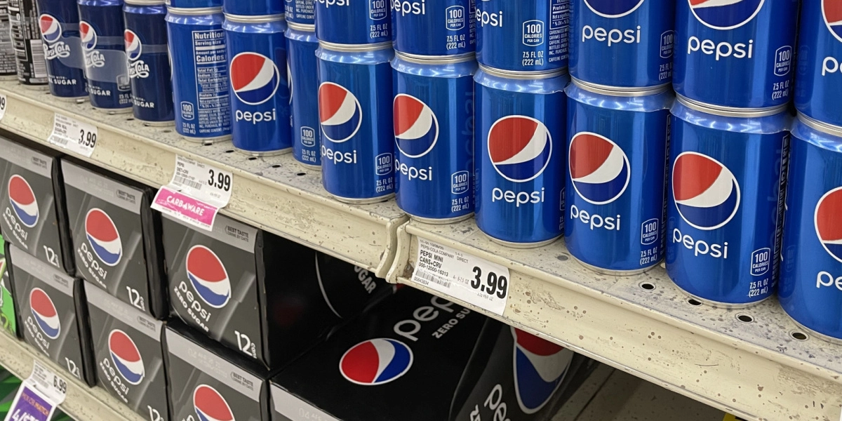 Købmand fjerner Pepsi-produkter fra hylderne på grund af ‘stødende’ logo