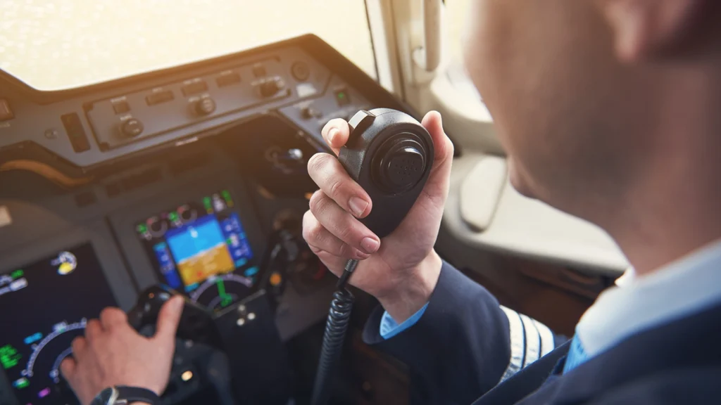 Pilot afslører: Dette bør du altid undgå at gøre før en flyvetur