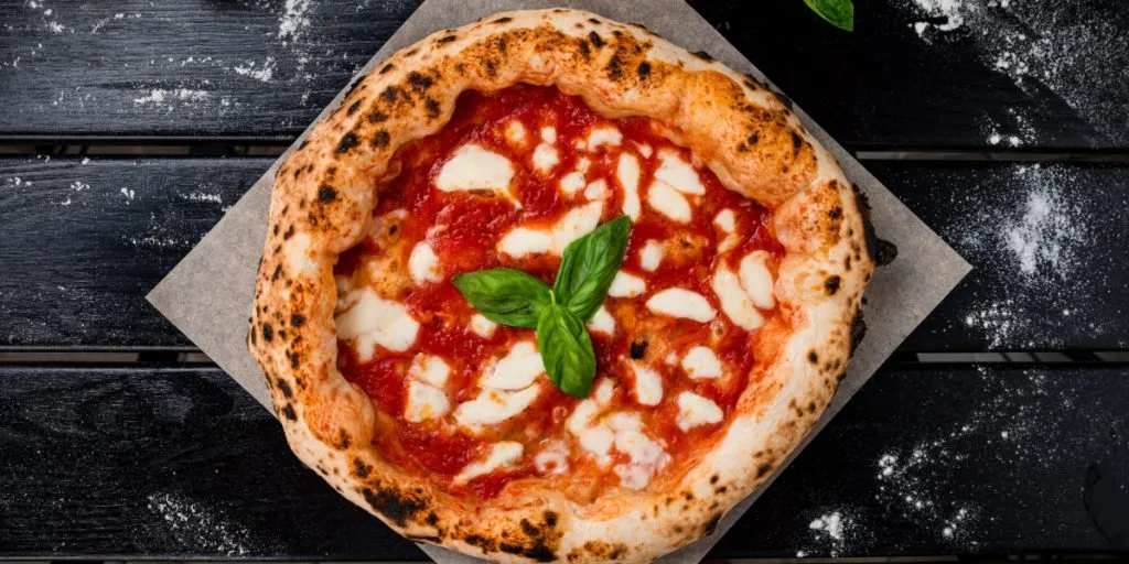 Pizzeria har med sin stavefejl fået millioner til at grine: Kan du se hvorfor?