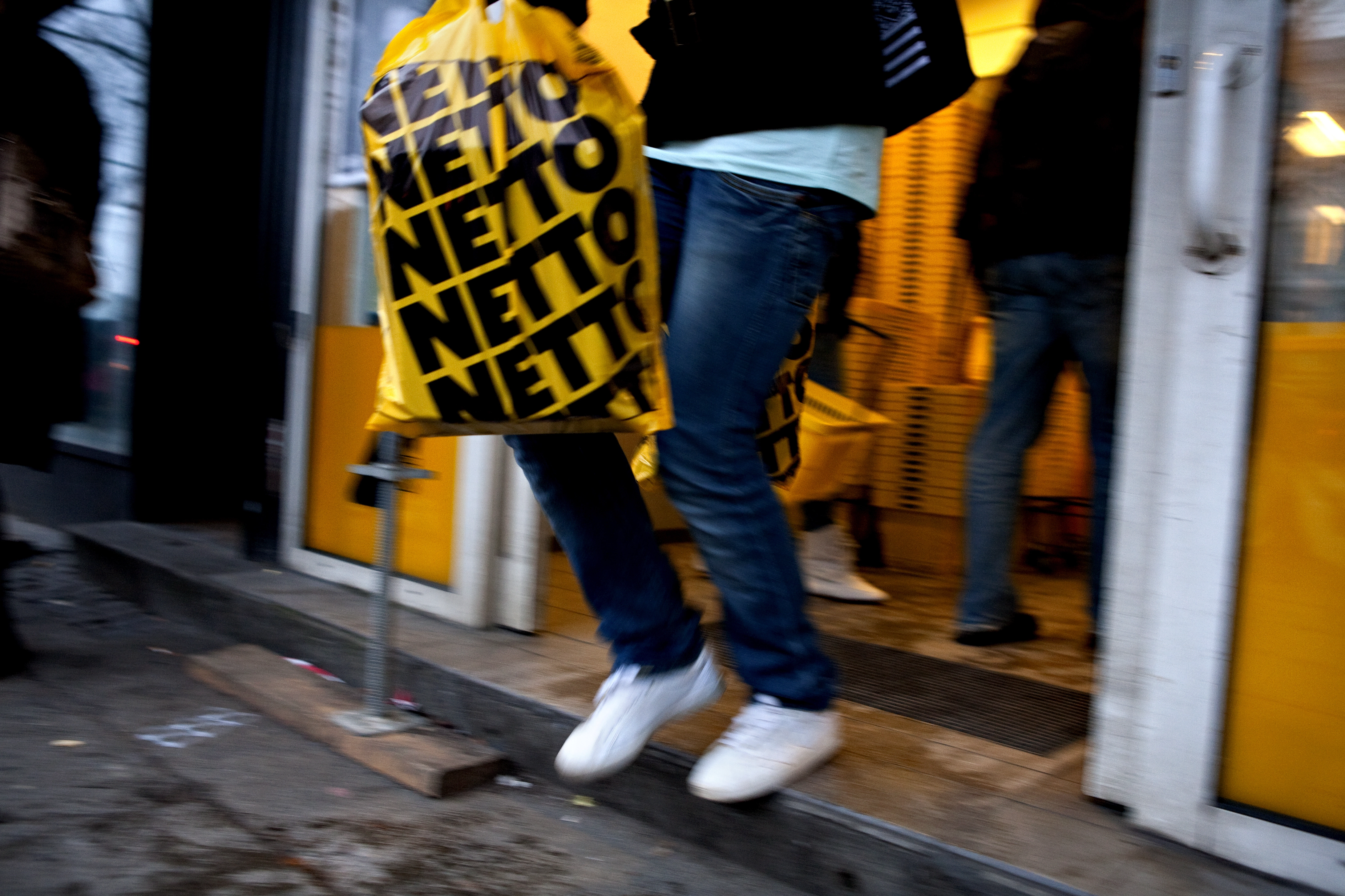 Netto indfører pant på plastikposer