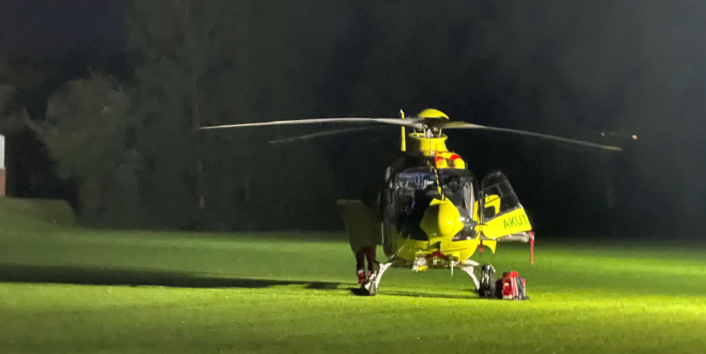 Brandvæsen, politi og helikopter til stede: Brand på plejecenter