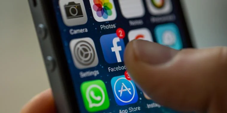 Vild afsløring: Knap halvdelen af yngre danskeren foretrækker deres smartphone fremfor sex