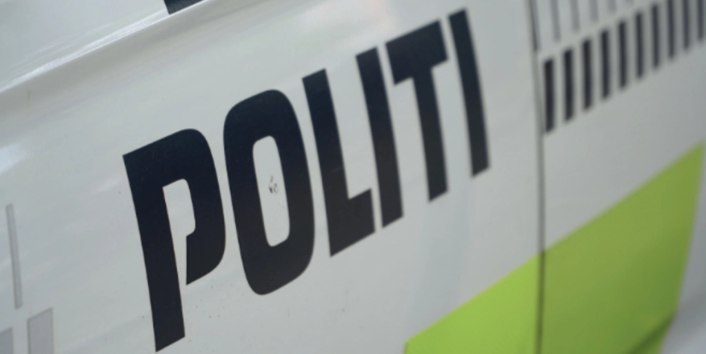 Politiet med massiv afspærring: Død person fundet ved slottet