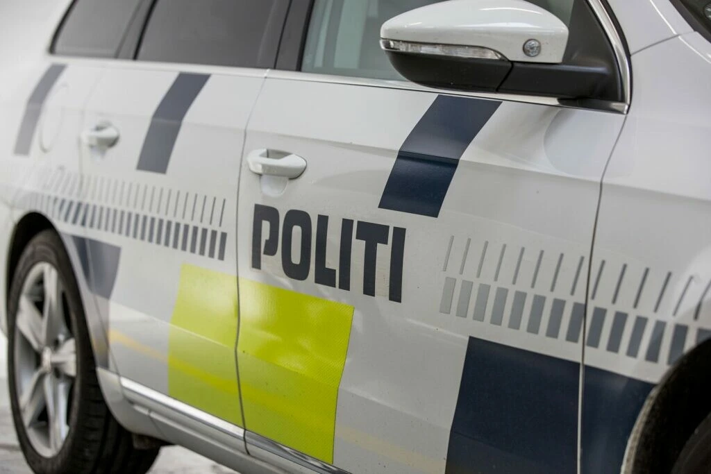 Politiet hastet ud torsdag morgen: Mand med økse løs på gaden