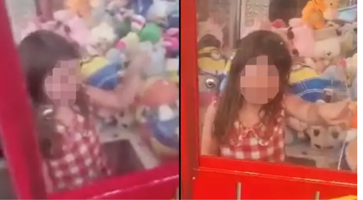 4-årig pige fanget i spillemaskine da hun ville have fat i en bamse