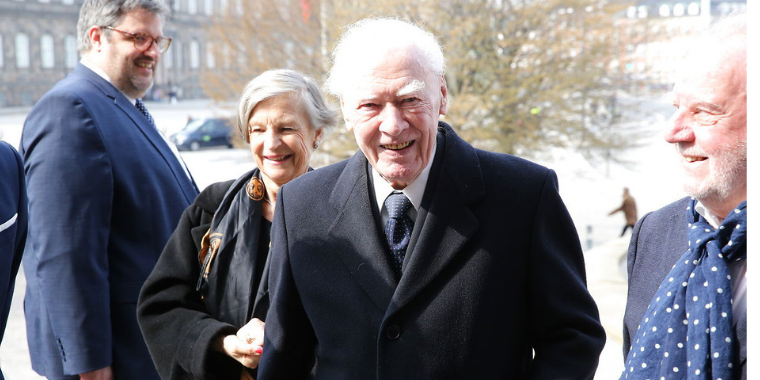 Poul Schlüter er død