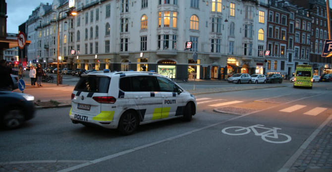 Mand ramt af skud i København: Gerningsmanden er på fri fod