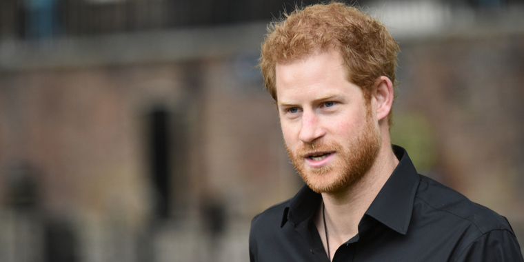 Uselvisk prins Harry gav prinsesse Dianas forlovelsesring væk