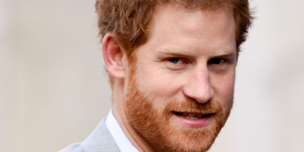 Prins Harrys nye stunt vækker opsigt verden over: Giv mig den på røven