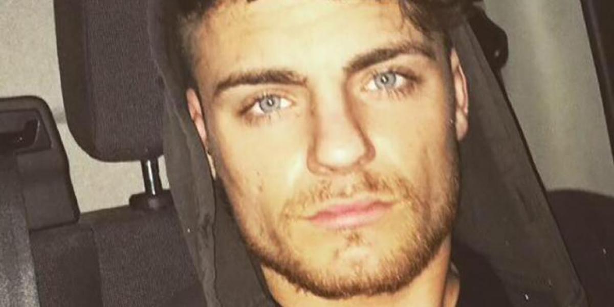 Han hører en kvinde prale af sit sidespring – så beslutter han sig for at give hendes mand en hjælpende hånd