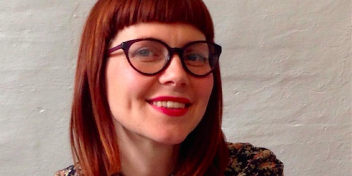 Mor har ikke vasket sine børns hår i flere år – Slår i stedet æg ud i hovedbunden