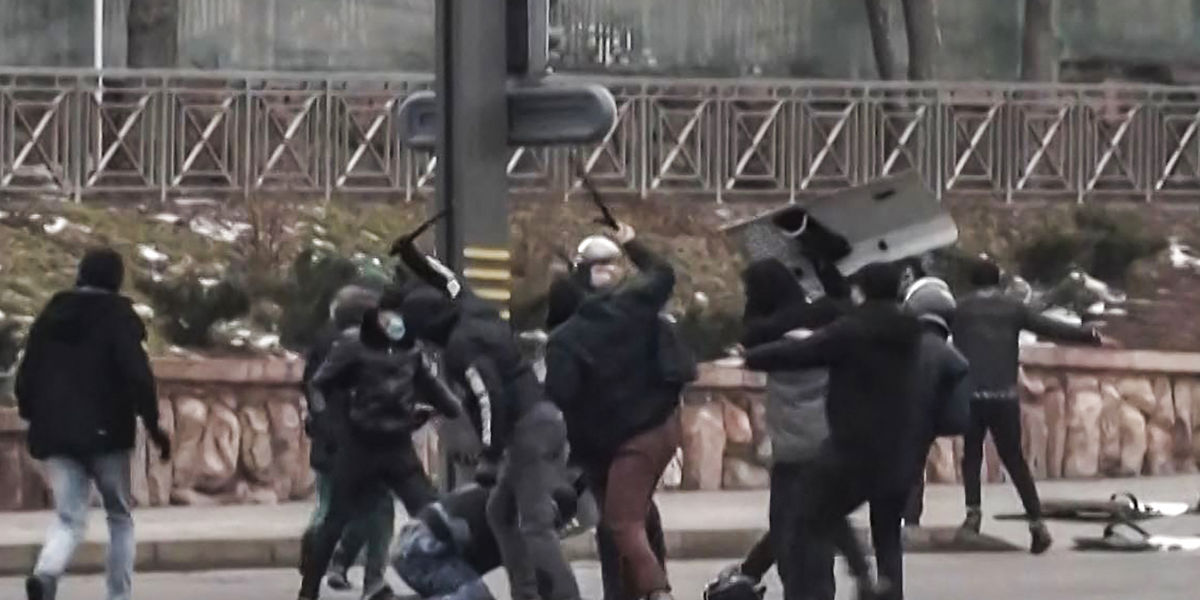 Over 160 døde under kaotiske protester