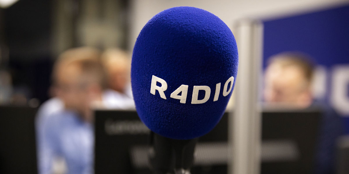 Dansk journalist dyrker sex i radioen: Hør det her