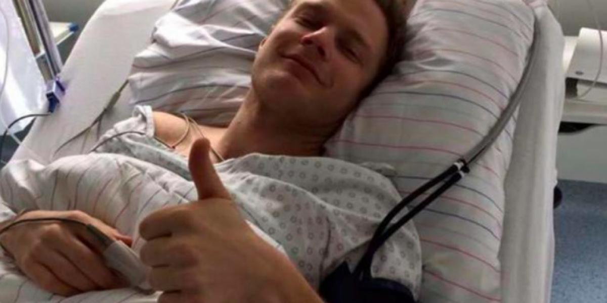 Radiovært klagede over mystiske smerter midt i live-show: Så reddede en lytter ham