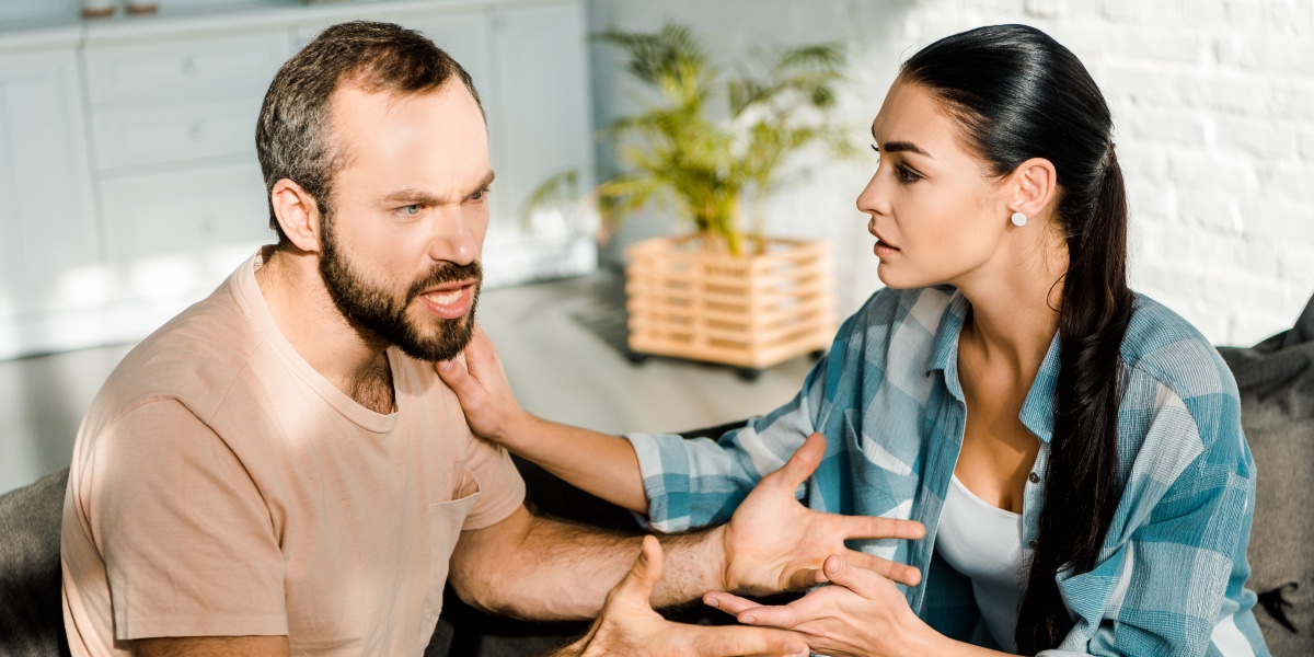Mand er rasende på sin døende kone, efter at have hørt hendes sidste ønske