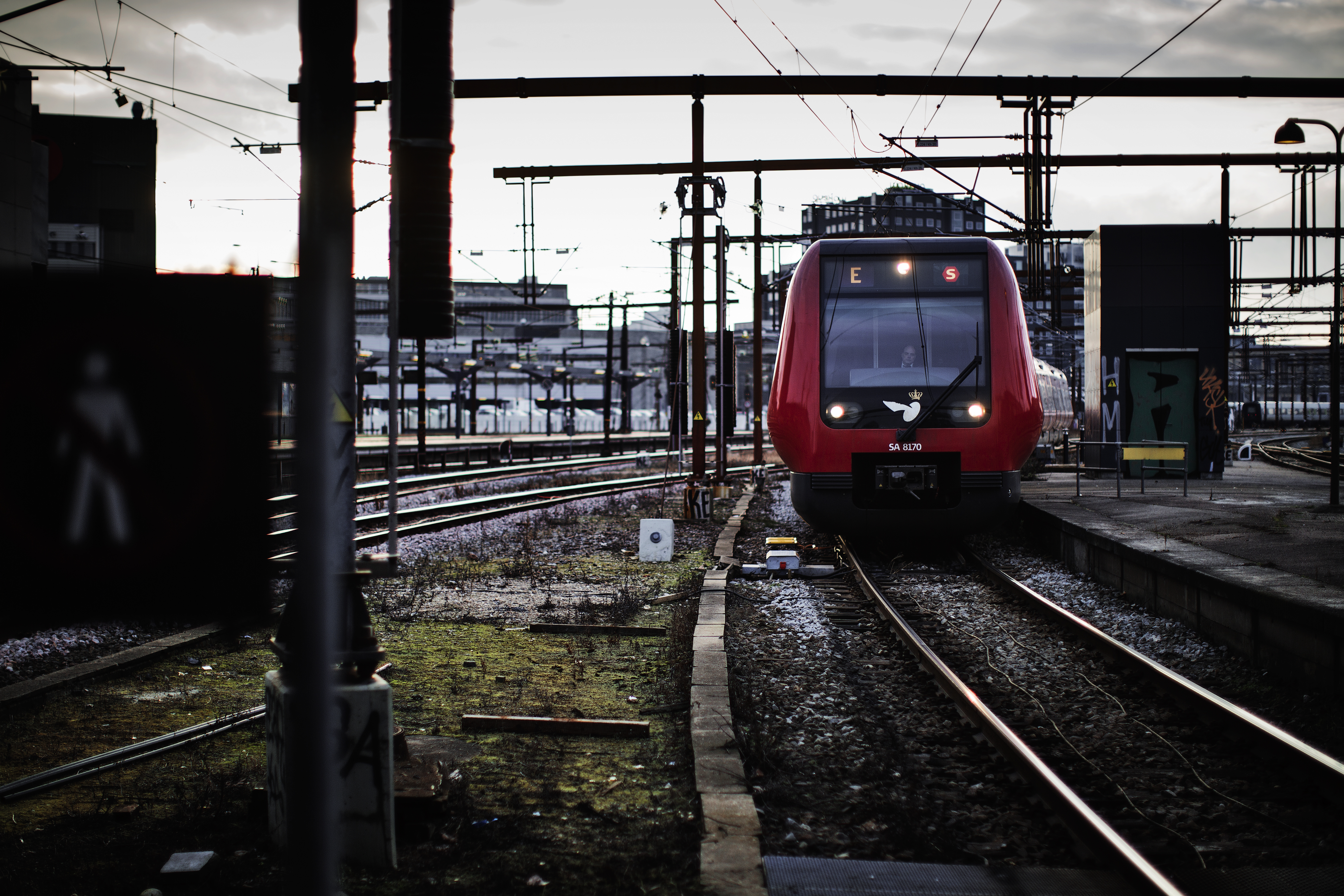 Kvinde død efter påkørsel af tog