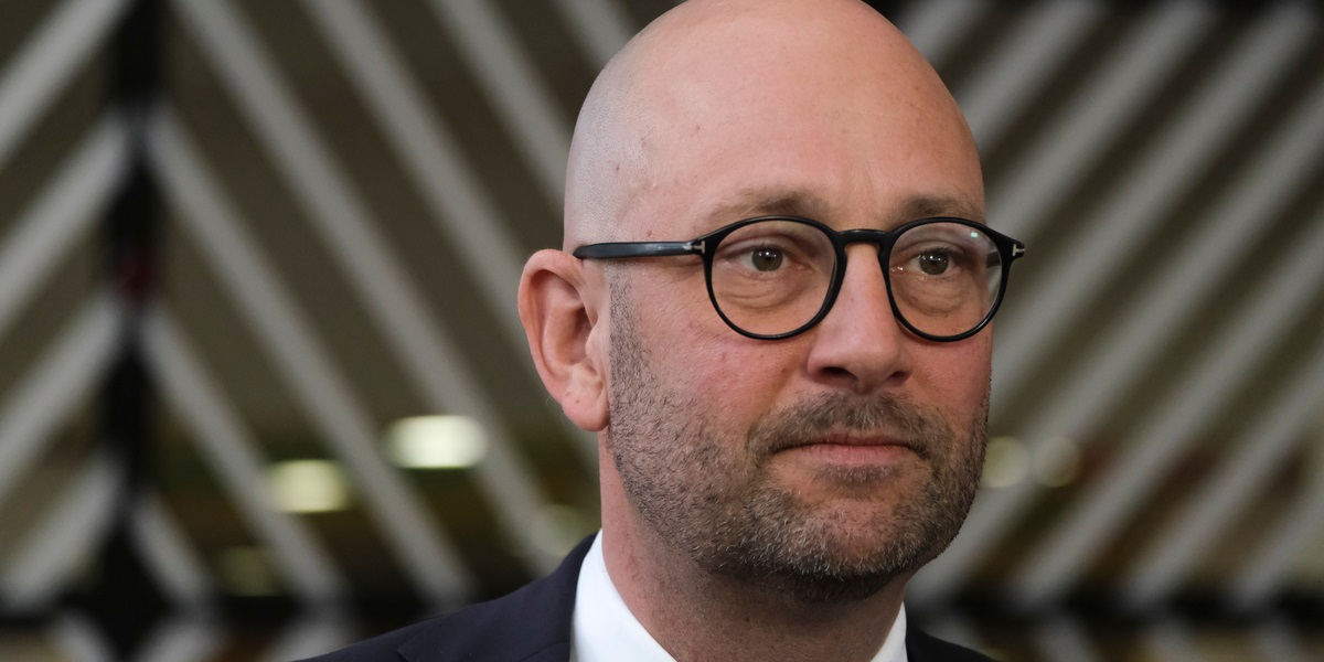 Minister kan ikke forklare forkert navn på bilag: “Jeg ved ikke, hvad der er sket”