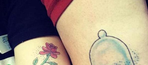Kærestepar får en romantisk tatovering: Da de viser resultatet frem, tager stemningen en lummer drejning