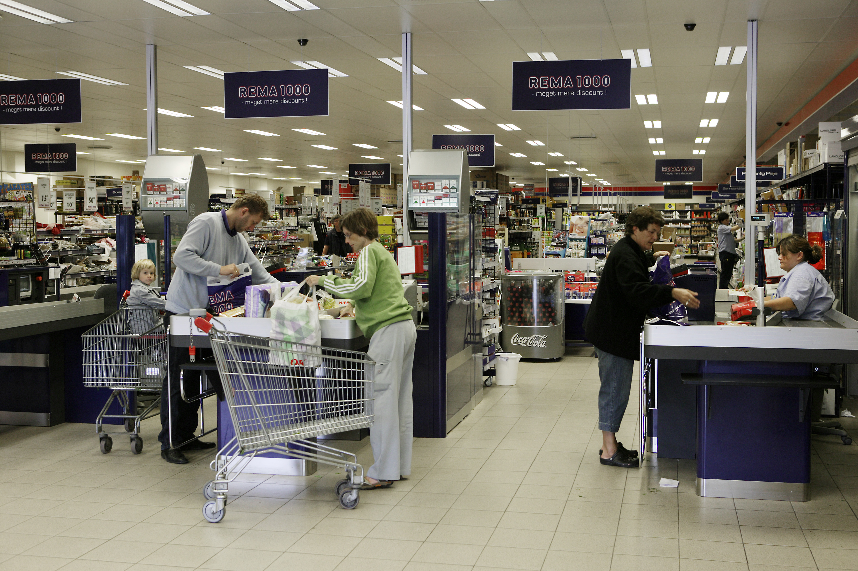 Rema gav gratis mad til udsatte familier – nu får de en regning