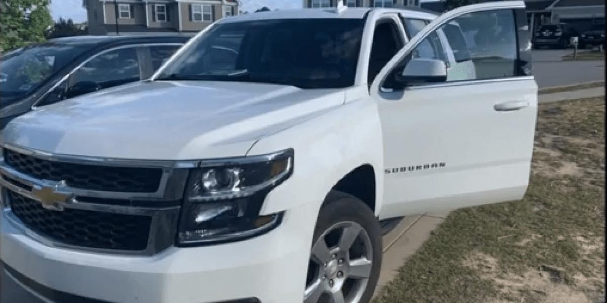 Michaels 9-årig dreng gør chokerende fund i familiens nye bil