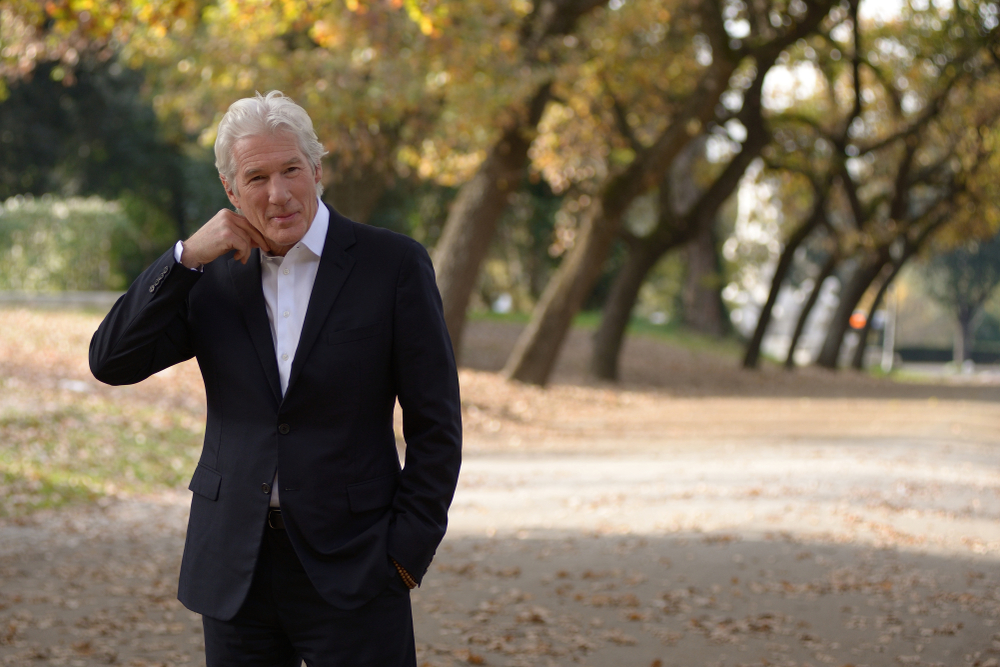 Stjerne frikendt efter kys af Richard Gere