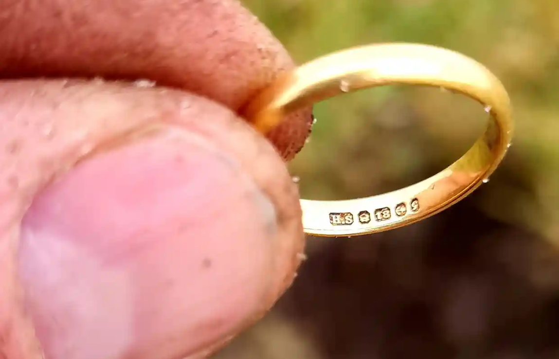 Mistede vielsesring i kartoffelmark: 50 år senere sker der noget utroligt