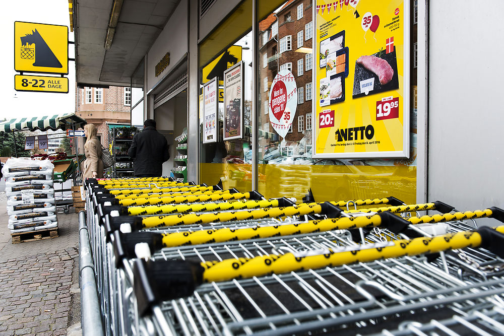 Asylansøger idømt seks måneders fængsel: Truede Netto-personale med blodig kanyle