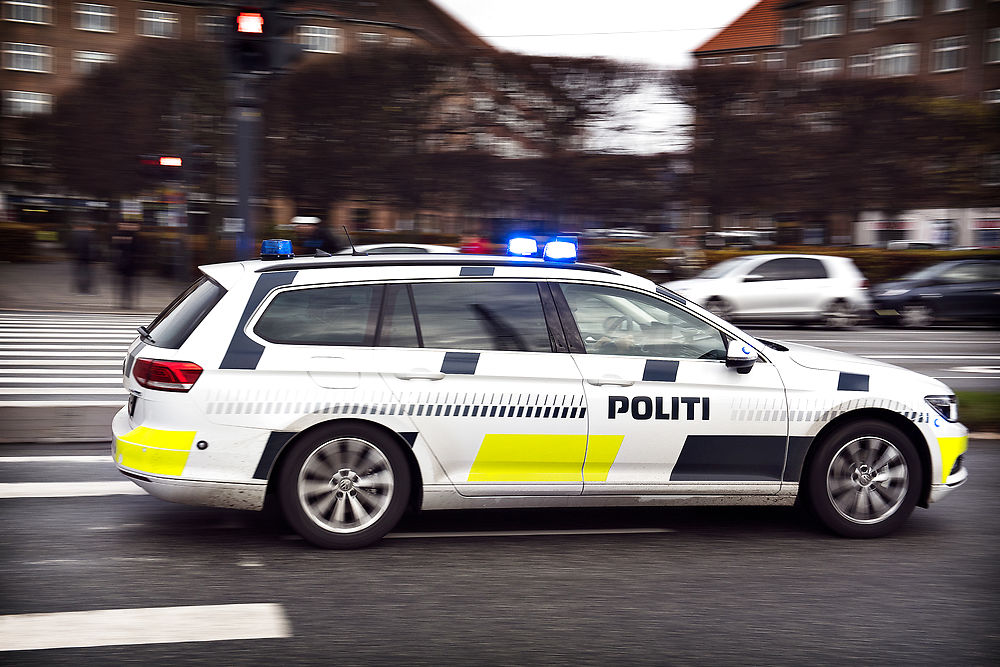 LIGE NU: Ung mand fundet livløs i park