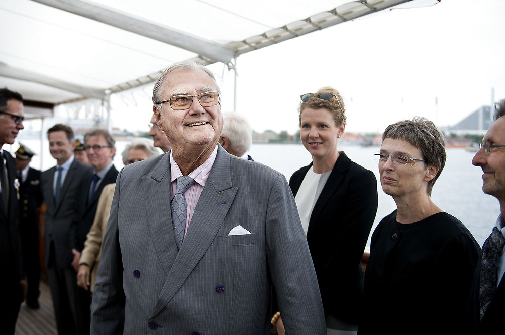 LIGE NU: Prins Henrik er død