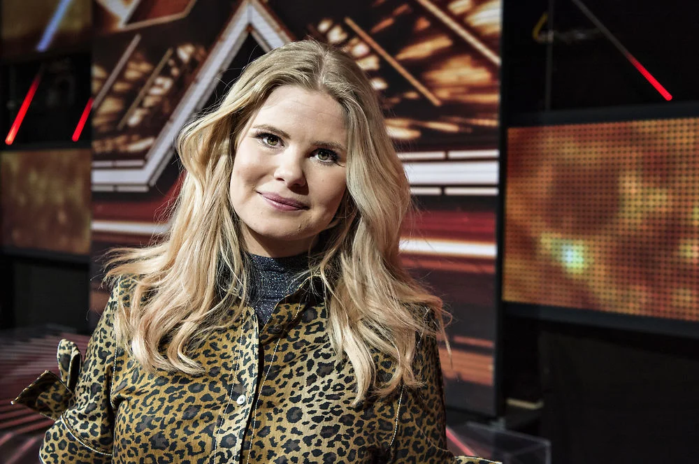 Sofie Linde dropper barslen: Tager nyfødt datter med til X Factor