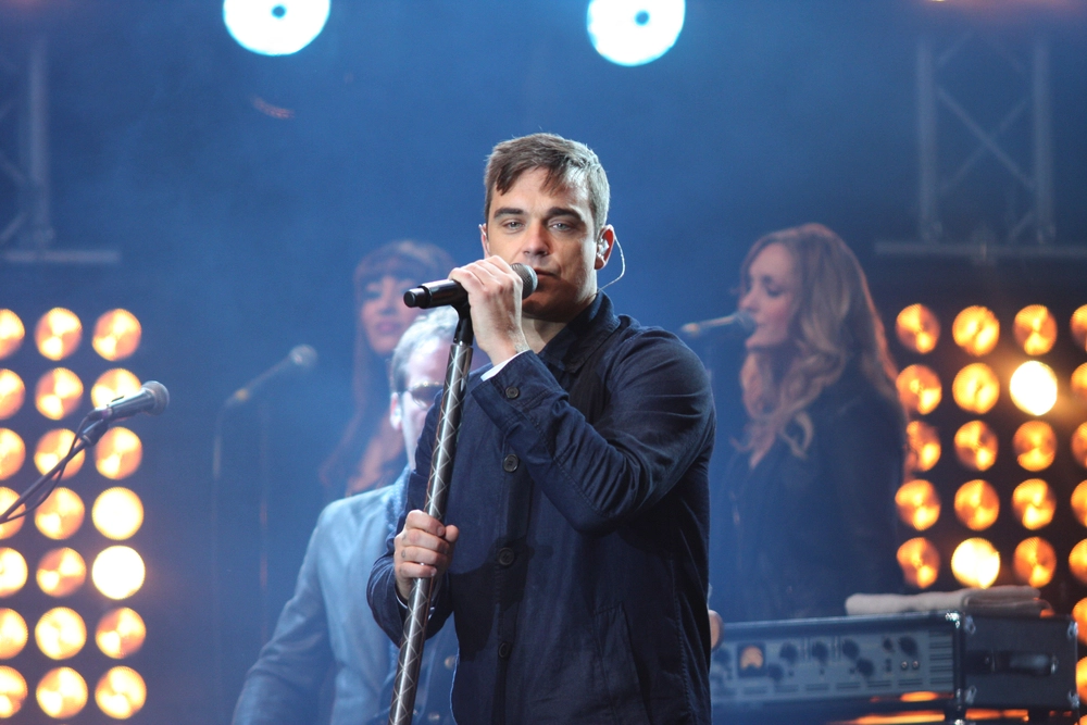 Sæt dig klar ved billetsalget: Robbie Williams kommer til Danmark næste år