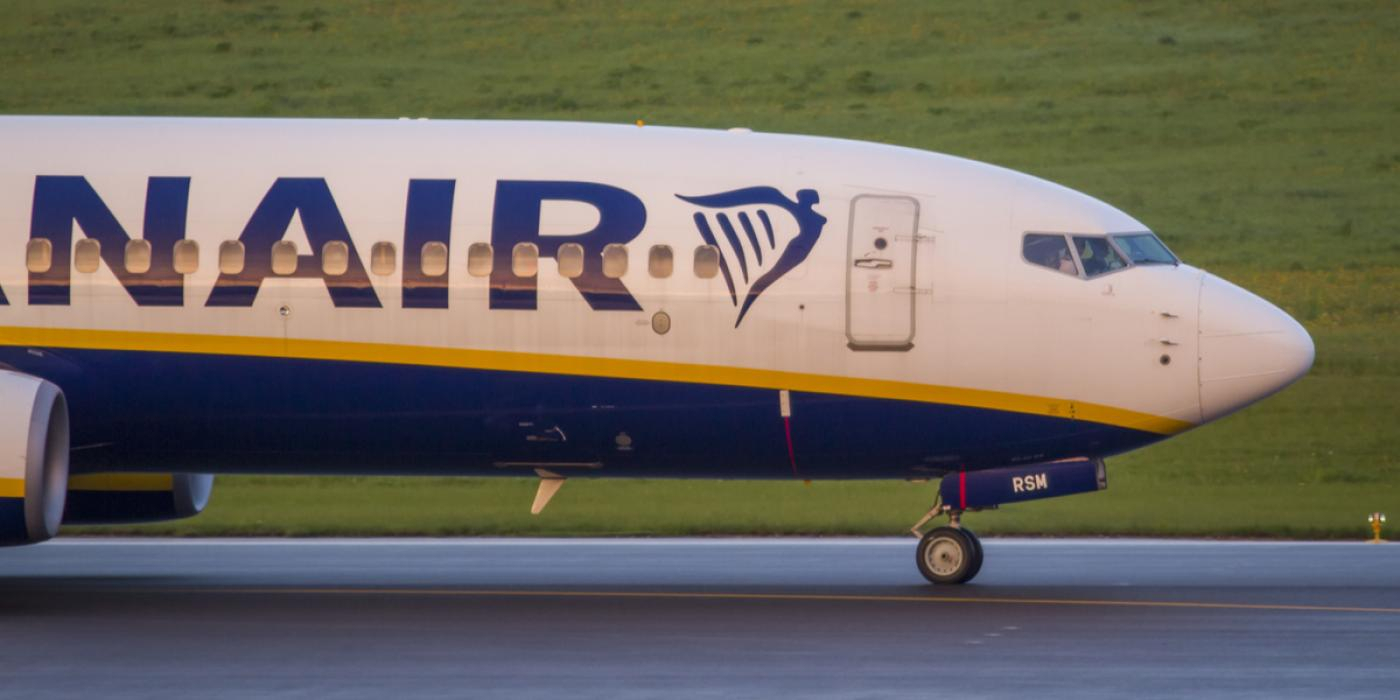 Ryanair-steward tilbød alkohol til passager: Så gjorde han noget, som fik ham fyret